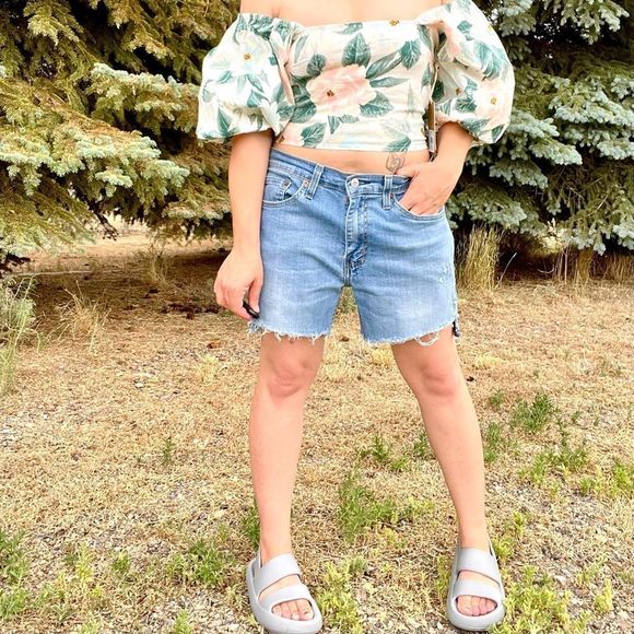 Custom Levi’s Denim Jean Cutoff Shorts Distressed Levi’s 541 32” Waist JORTS - Picture 7 of 7